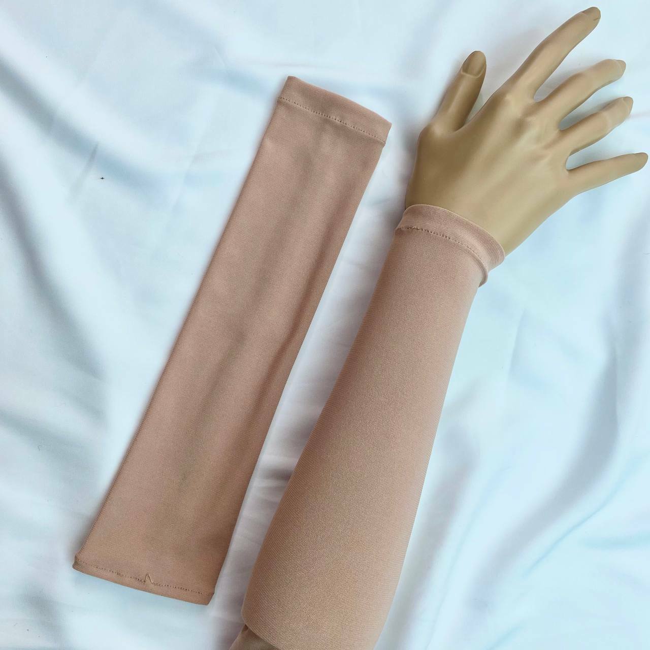 π Ara Handsocks